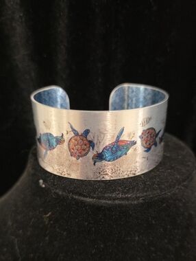 Silver Tone Sea Turtle Motif Cuff Bracelet - Blue & Orange Sea Turtle Design
